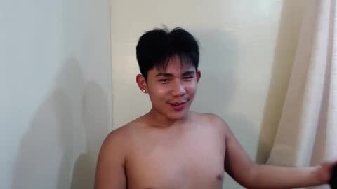 Snapshot of urcutie_asianboy chatting on November 8, 9:31 am KEN online show from November 8, 9:31 am