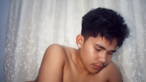 Snapshot of urcutie_asianboy chatting on November 27, 6:59 am KEN online show from November 27, 6:59 am