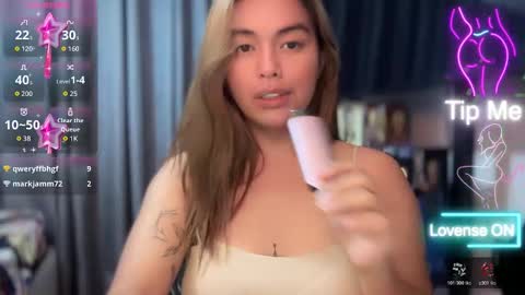 urdimplegurl online show from May 16, 11:57 pm