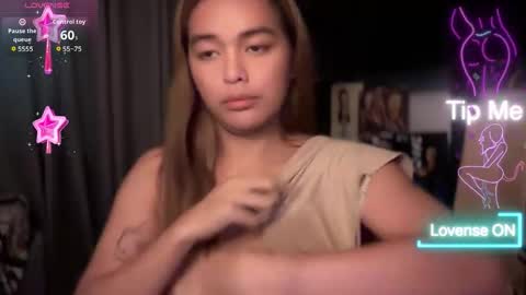 urdimplegurl online show from May 17, 11:12 pm