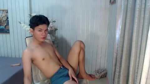 urdreamboy_doms online show from April 24, 4:15 am