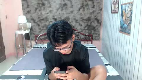 urdreamboy_doms online show from May 4, 4:58 pm