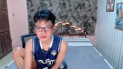 Snapshot of urdreamboy_doms chatting on June 4, 6:03 pm urdreamboy_doms online show from June 4, 6:03 pm