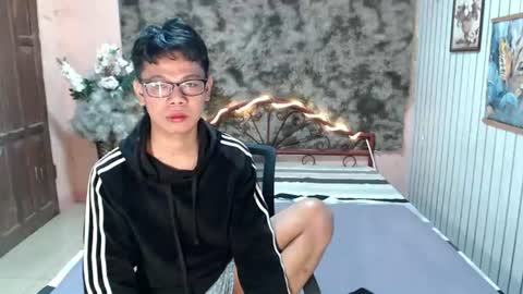 urdreamboy_doms online show from June 21, 5:04 pm