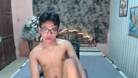 urdreamboy_doms online show from July 6, 5:04 pm
