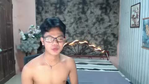 urdreamboy_doms online show from July 25, 4:43 am