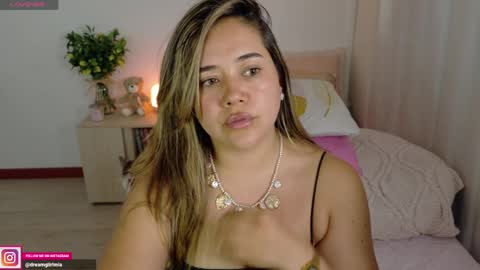 Mia Miller online show from April 7, 10:31 pm