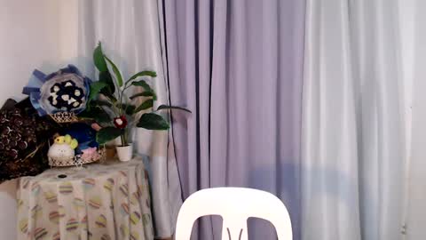 Trixie online show from February 8, 3:53 pm