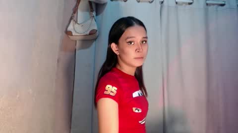Snapshot of urdreamgirl_stephanie chatting on May 5, 1:19 pm stephanie online show from May 5, 1:19 pm