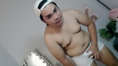 Snapshot of ure_fattytoy143 chatting on July 2, 5:02 am ure_fattytoy143 online show from July 2, 5:02 am