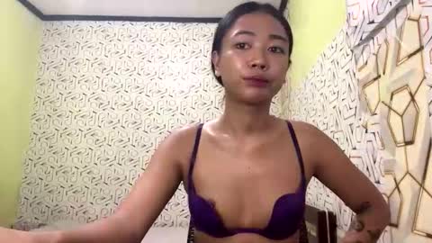 ayumi reacher online show from April 28, 7:35 am