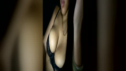 urfantasylanaebony online show from June 18, 10:52 am