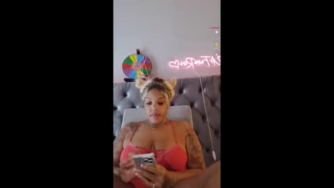 urfaveriri online show from October 16, 7:20 am