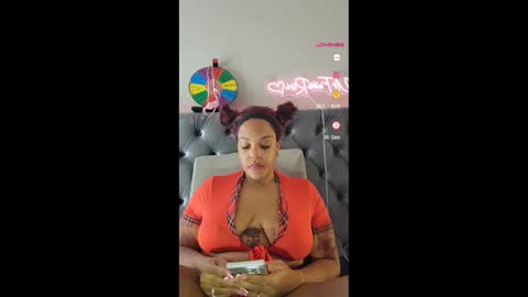 urfaveriri online show from October 20, 12:05 pm