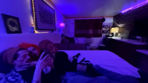 UrFavoriteDreamTeam online show from March 14, 9:37 am