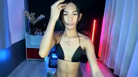 Snapshot of urfavouriteaddiction chatting on November 9, 4:49 pm Rianne online show from November 9, 4:49 pm