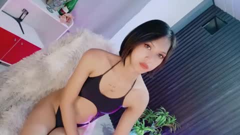 Snapshot of urfavouriteaddiction chatting on March 4, 6:25 pm Rianne online show from March 4, 6:25 pm