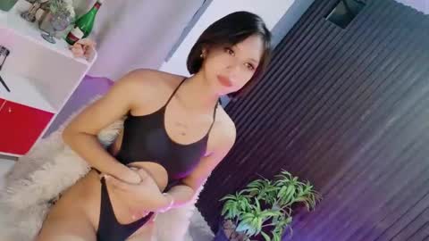 Snapshot of urfavouriteaddiction chatting on March 5, 6:26 pm Rianne online show from March 5, 6:26 pm