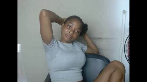 Snapshot of urflirtydoll chatting on February 27, 8:09 pm urflirtydoll online show from February 27, 8:09 pm