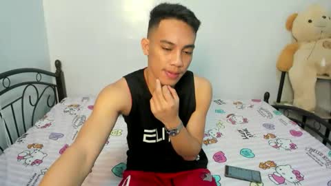 urfucker_vinz online show from February 22, 12:47 pm