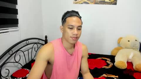 urfucker_vinz online show from April 26, 12:47 pm