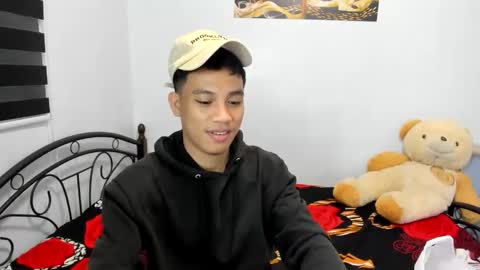 urfucker_vinz online show from April 30, 5:36 am