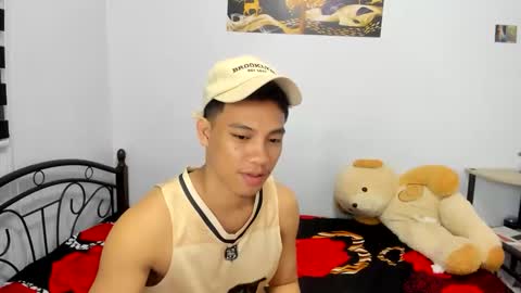 Snapshot of urfucker_vinz chatting on May 3, 1:17 pm urfucker_vinz online show from May 3, 1:17 pm