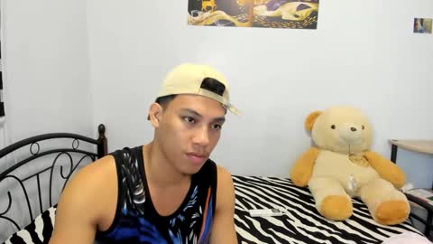 Snapshot of urfucker_vinz chatting on May 11, 2:45 pm urfucker_vinz online show from May 11, 2:45 pm