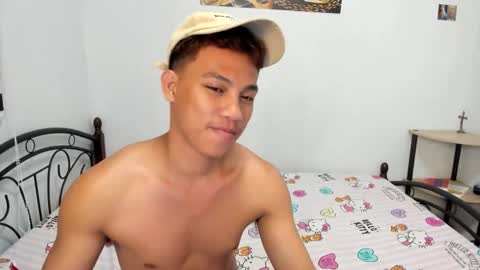 Snapshot of urfucker_vinz chatting on June 4, 11:55 pm urfucker_vinz online show from June 4, 11:55 pm
