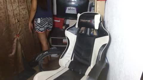 urfynestasian online show from March 14, 1:05 pm