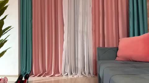 Snapshot of urgoddessjenny chatting on November 9, 2:15 pm Jenny online show from November 9, 2:15 pm