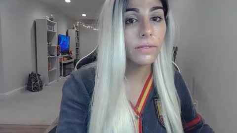 Snapshot of urgoddessmarla chatting on September 25, 12:25 am Goddess Marla online show from September 25, 12:25 am