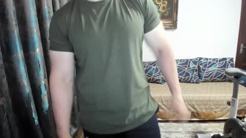 UrGymCrush online show from October 9, 9:35 pm