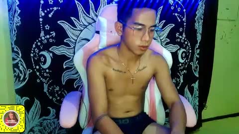 Snapshot of urhot_joshxx chatting on February 14, 4:31 pm Josh online show from February 14, 4:31 pm