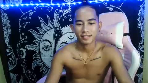 Snapshot of urhot_joshxx chatting on March 11, 2:29 pm Josh online show from March 11, 2:29 pm