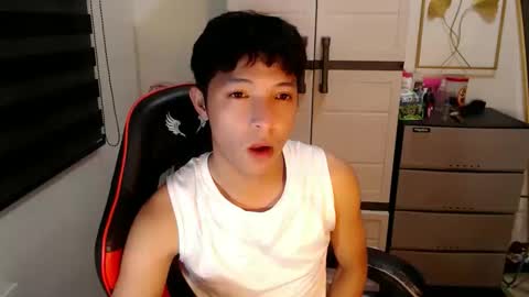 Ethan online show from April 27, 3:32 pm