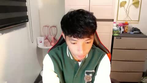 Ethan online show from April 29, 3:27 pm