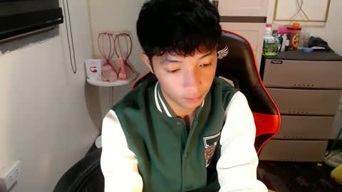 Ethan online show from April 29, 5:52 pm