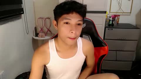 Snapshot of urhotethanxx chatting on May 24, 4:01 pm Ethan online show from May 24, 4:01 pm