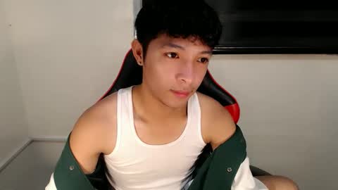 Snapshot of urhotethanxx chatting on June 2, 4:20 pm Ethan online show from June 2, 4:20 pm