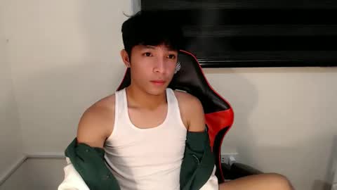 Snapshot of urhotethanxx chatting on June 4, 6:14 pm Ethan online show from June 4, 6:14 pm
