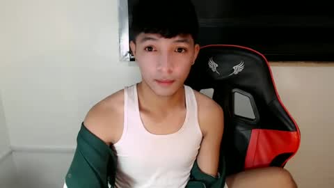 Snapshot of urhotethanxx chatting on June 18, 5:17 pm Ethan online show from June 18, 5:17 pm