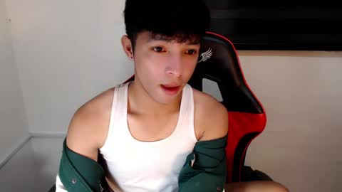 Snapshot of urhotethanxx chatting on July 9, 3:49 pm Ethan online show from July 9, 3:49 pm