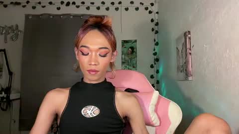 Snapshot of urhotfemboi_jayjay chatting on July 14, 1:06 pm itsjayjay online show from July 14, 1:06 pm