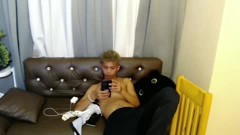 Snapshot of urhotfuckingass chatting on June 3, 3:39 pm richard online show from June 3, 3:39 pm