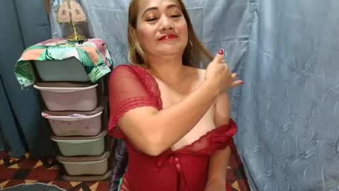 urhotmomzoey online show from July 26, 2:46 pm