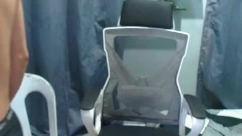 Snapshot of urhotpinoy_izaac chatting on March 23, 7:51 pm simeon ulok online show from March 23, 7:51 pm