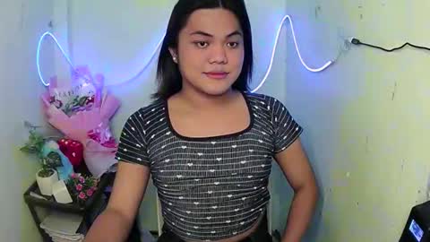 urhottie_bella online show from September 9, 12:26 pm