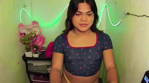 urhottie_bella online show from September 25, 7:17 pm