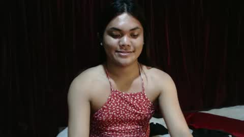 urhottie_bella online show from March 1, 7:05 pm